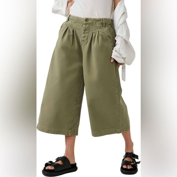 NWT Free People Hard Rain Gaucho Cropped Cargo Pants Washed Pine Size 0 - Picture 1 of 13